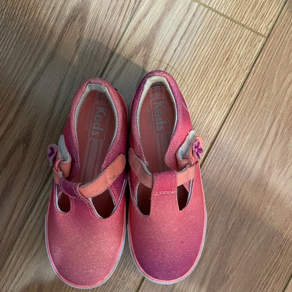 Cute glittery keds sneakers, only worn a few times